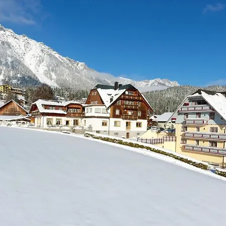 Neuwirt Hotel 4*