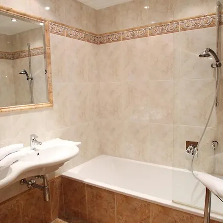 Hotel Neuwirt 4*